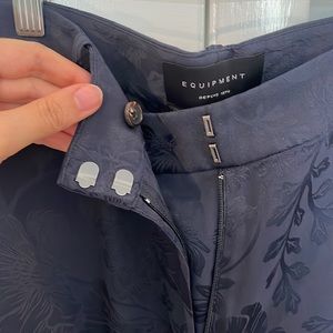 Gorgeous wide leg navy equipment pants